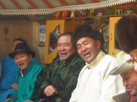 Because I can't have enough pics of smiling Mongolians.